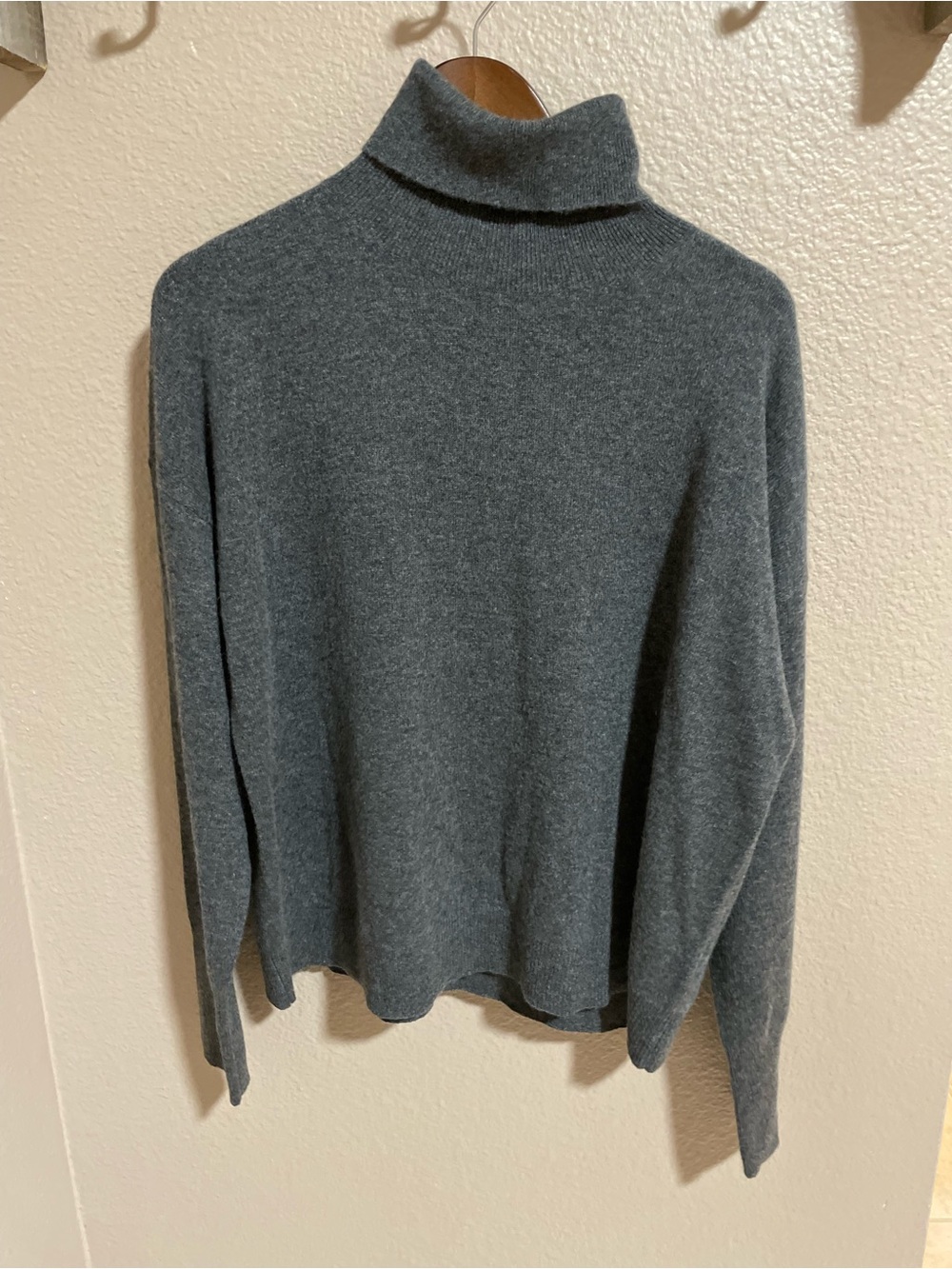 Women’s J. Crew Cashmere Charcoal Gray Turtleneck Sweater NWT XL - Picture 2 of 5
